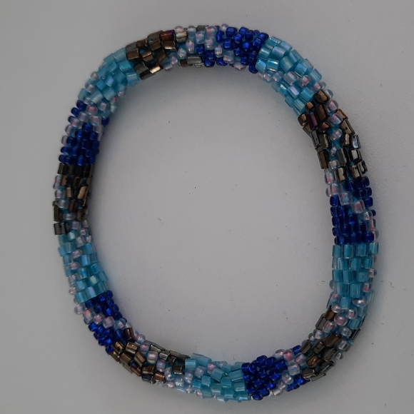 LILY AND LAURA Bracelet - Picture 1 of 3